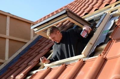 Pose de fenêtres de toit Velux à Tordères